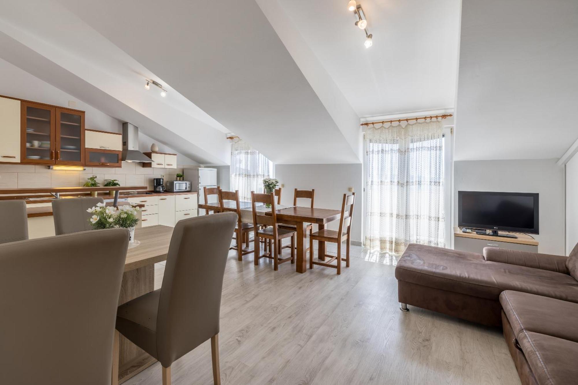 Holiday Home Krishto تروغير المظهر الخارجي الصورة