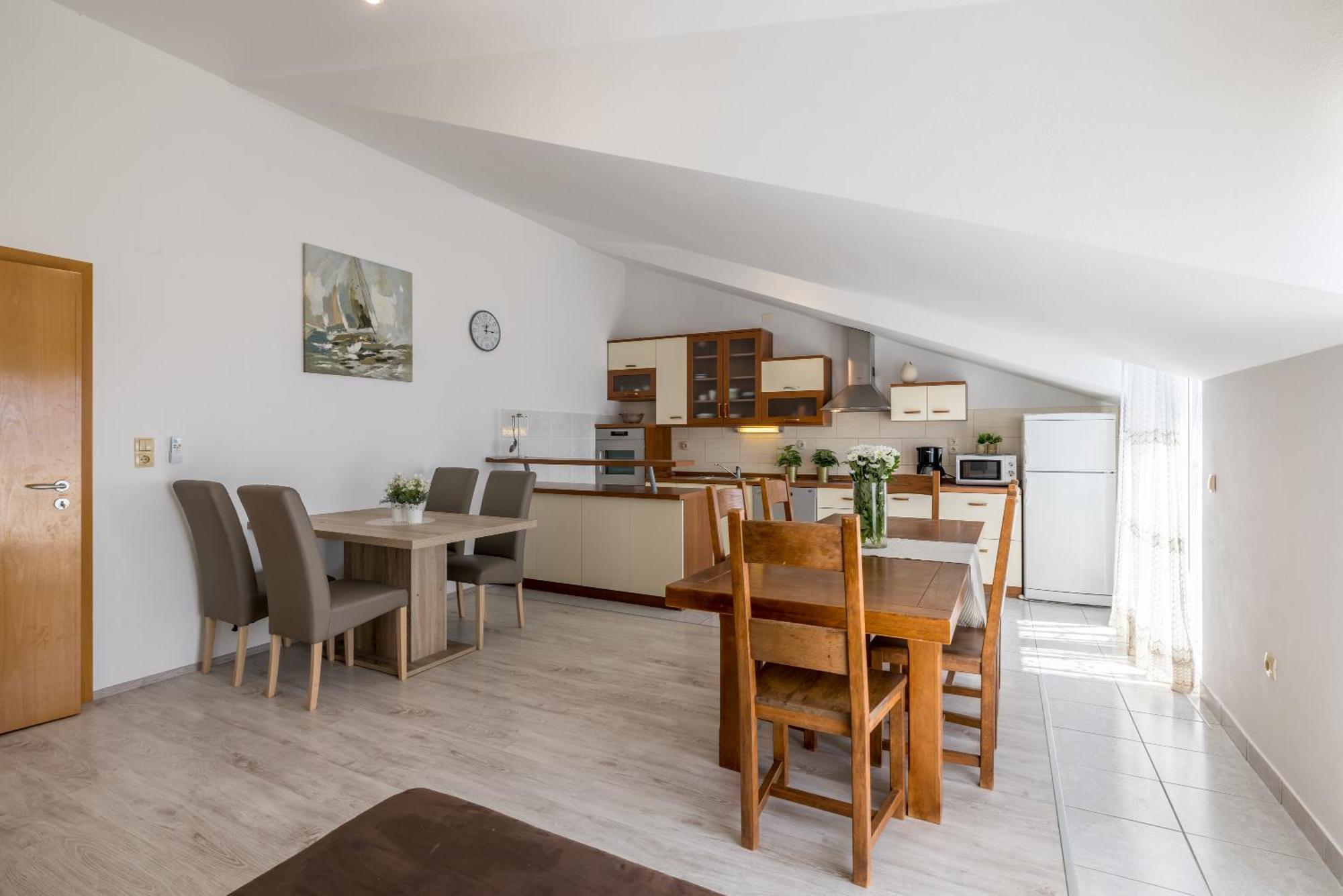 Holiday Home Krishto تروغير المظهر الخارجي الصورة