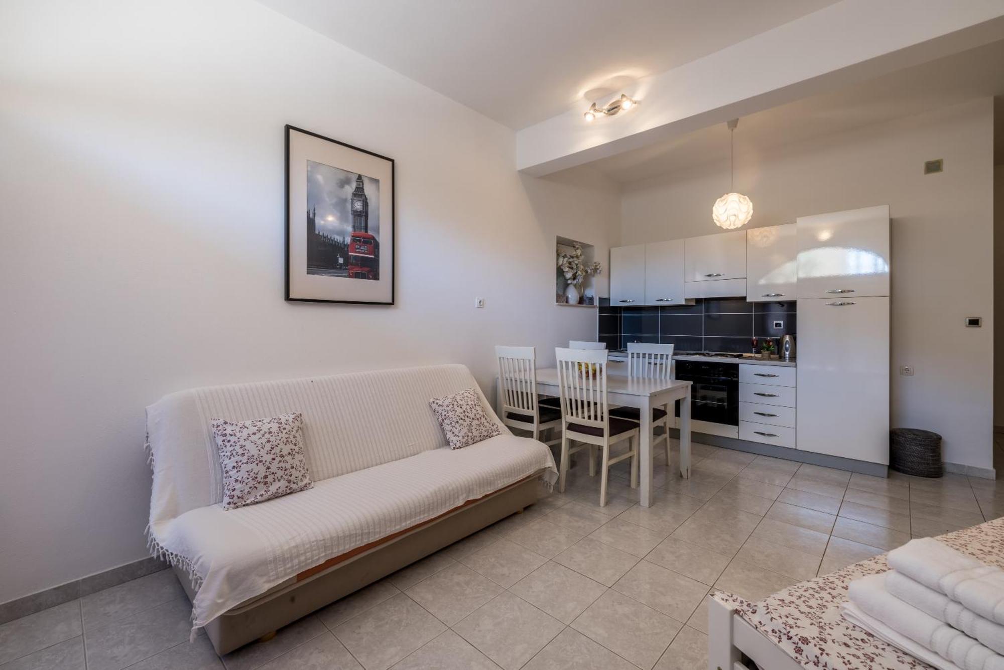 Holiday Home Krishto تروغير المظهر الخارجي الصورة