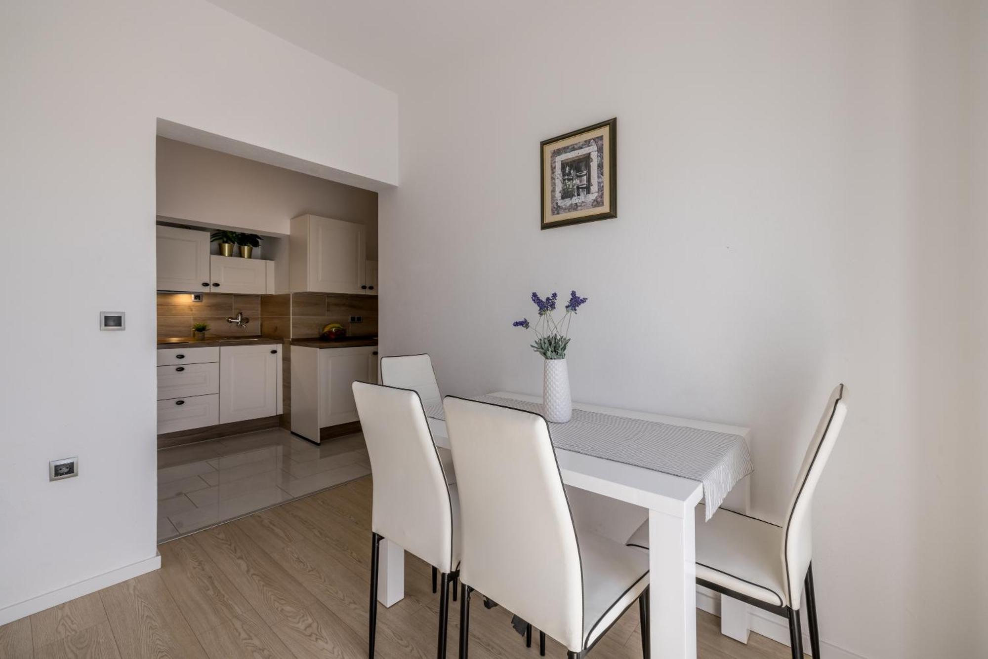Holiday Home Krishto تروغير المظهر الخارجي الصورة