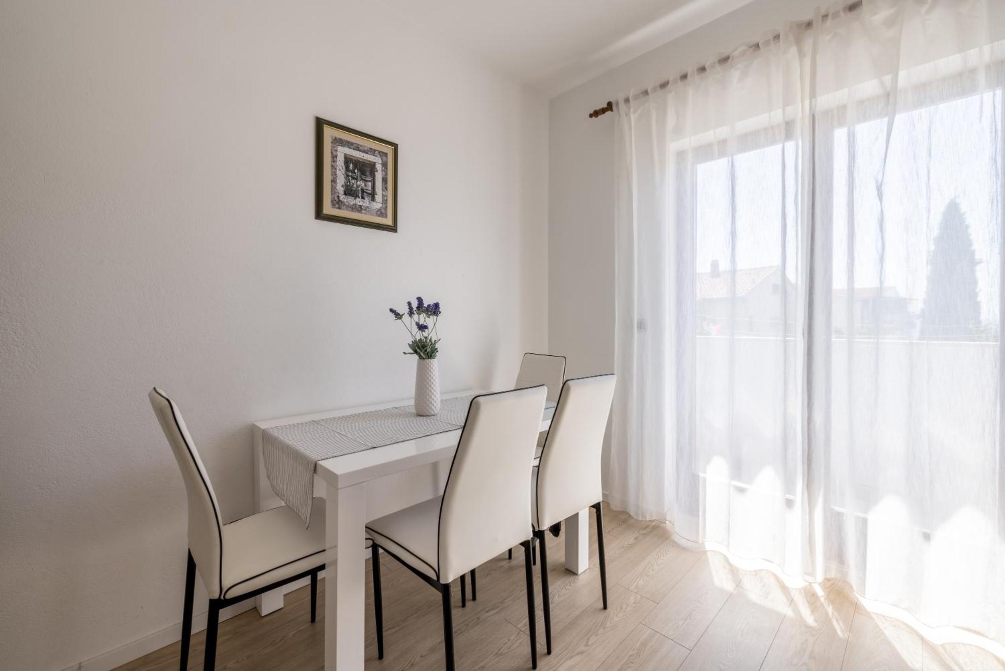 Holiday Home Krishto تروغير المظهر الخارجي الصورة